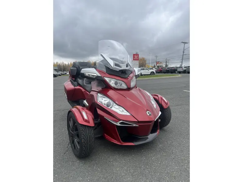 2015 Can-Am Spyder RTS