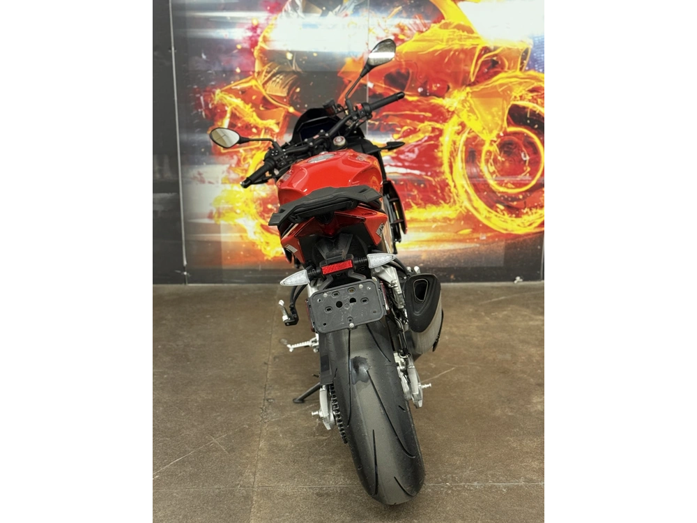 2023 Aprilia Tuono V4 1100 alt