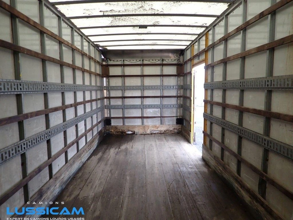 Freightliner M2-106 2013