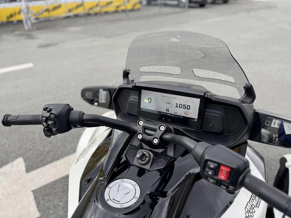 Can-am F3-t 2025 alt