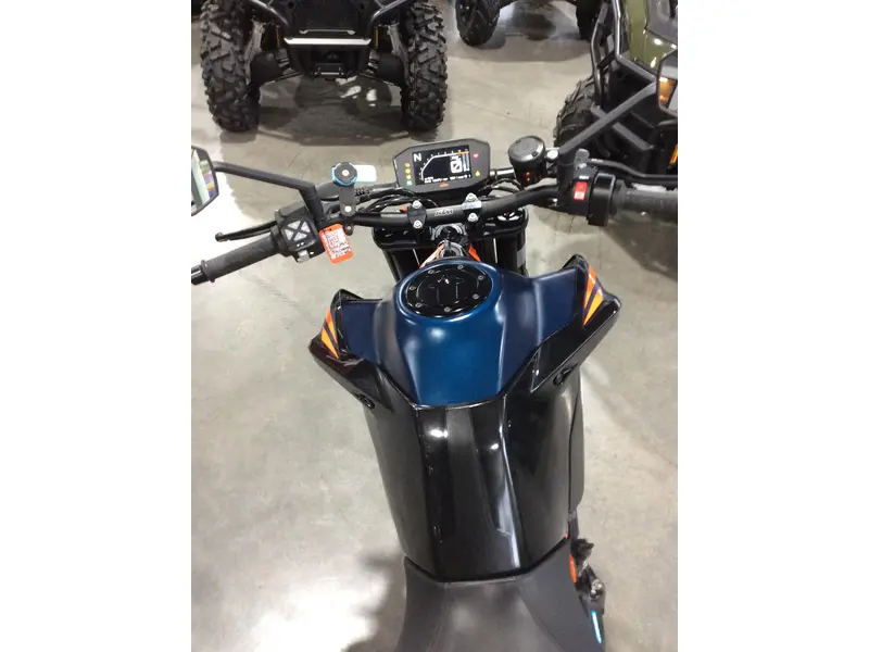 2023 KTM DUKE 890R thumbnail 10