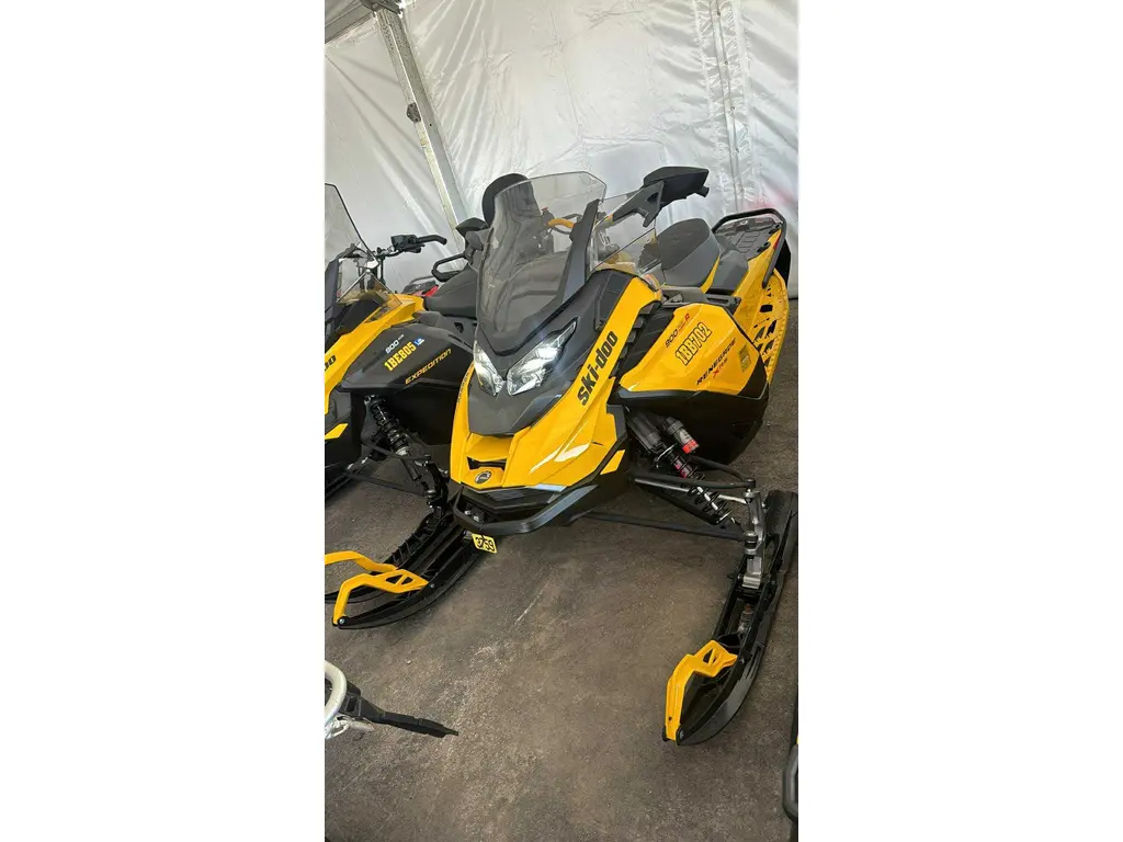 Ski-Doo RENEGADE X-RS 900R w/SMART-SHOX 2025