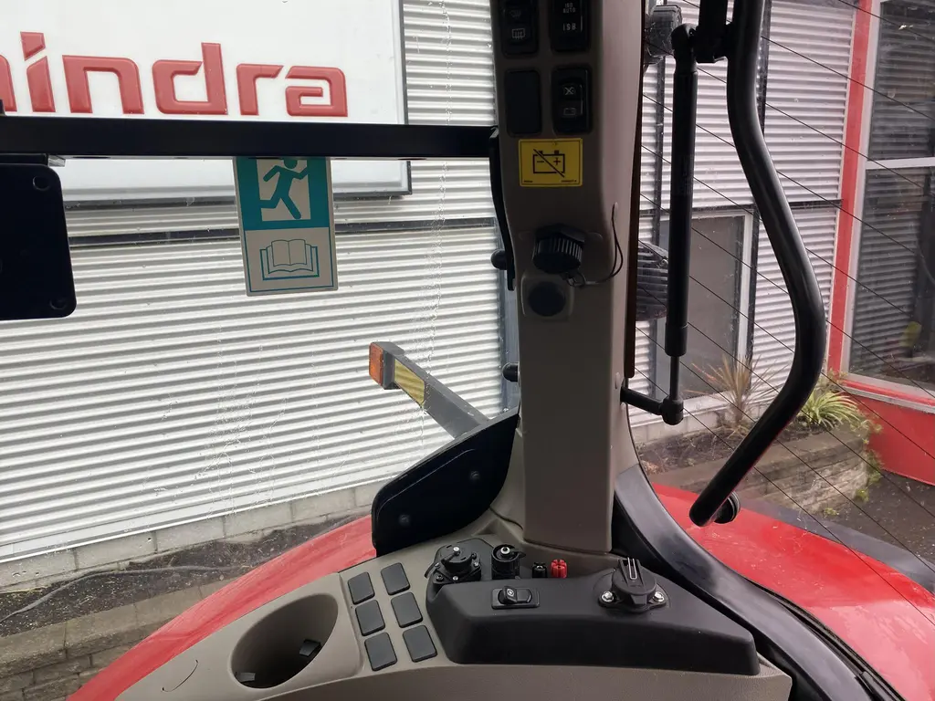 2017 Case IH Puma 185