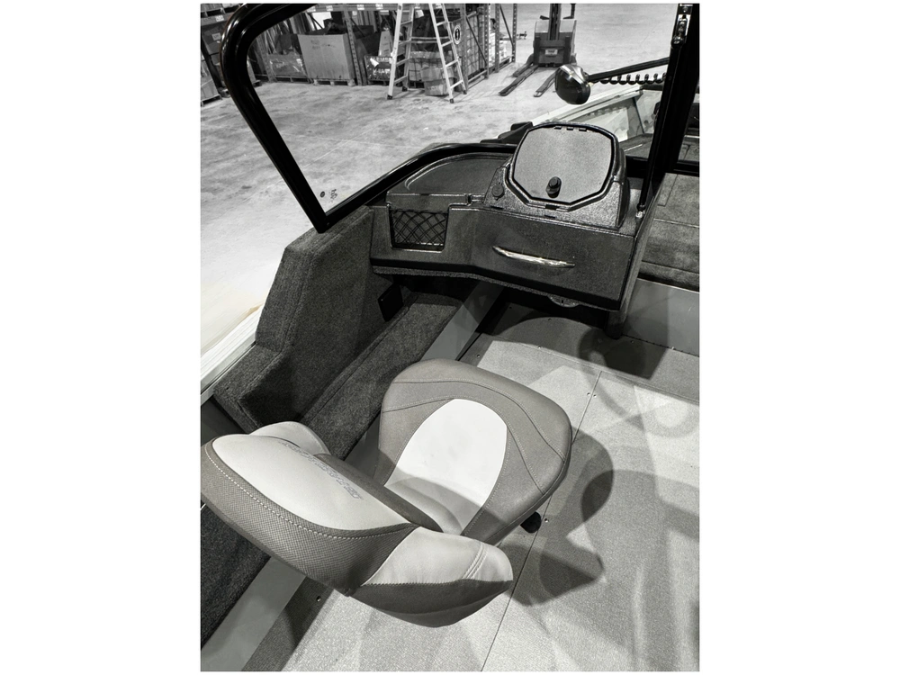 2023 Smoker-craft Excursion 176 Dc alt