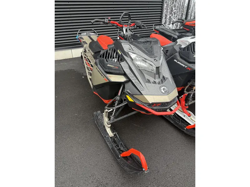 2022 Ski-Doo 000TSND00 Summit Expert 154 Turbo