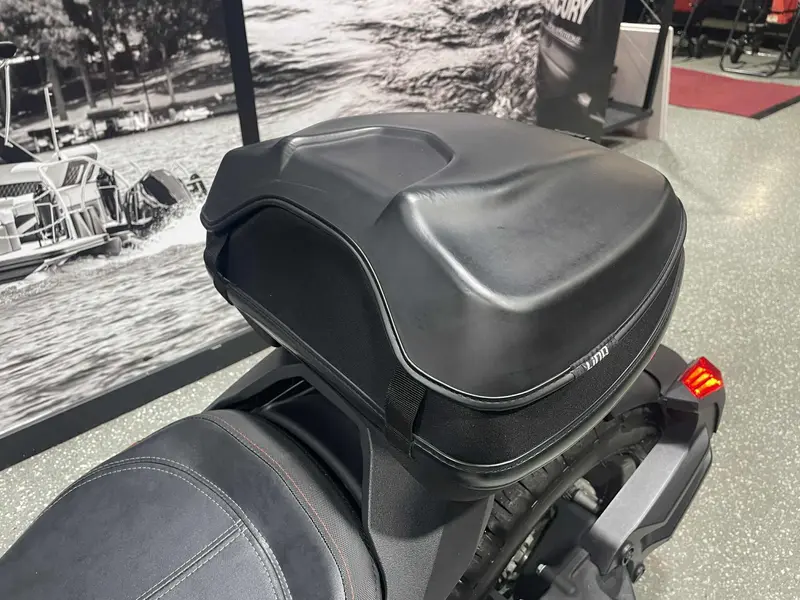 2019 Can-Am RYKER 900 RALLY **VALISE ARRIERE ET PARE-BRISE!!**