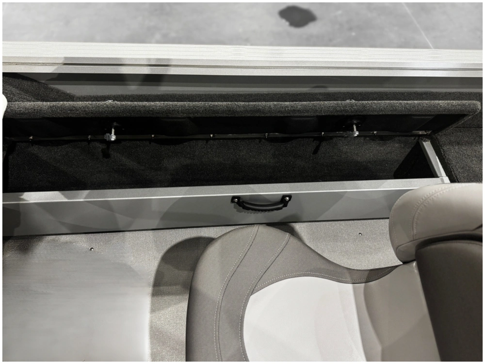 2023 Smoker-craft Excursion 176 Dc alt