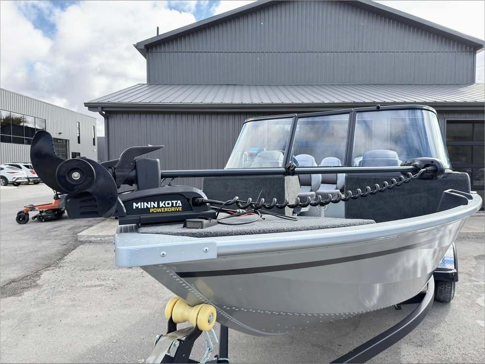 2023 Smoker-craft Excursion 176 Dc alt