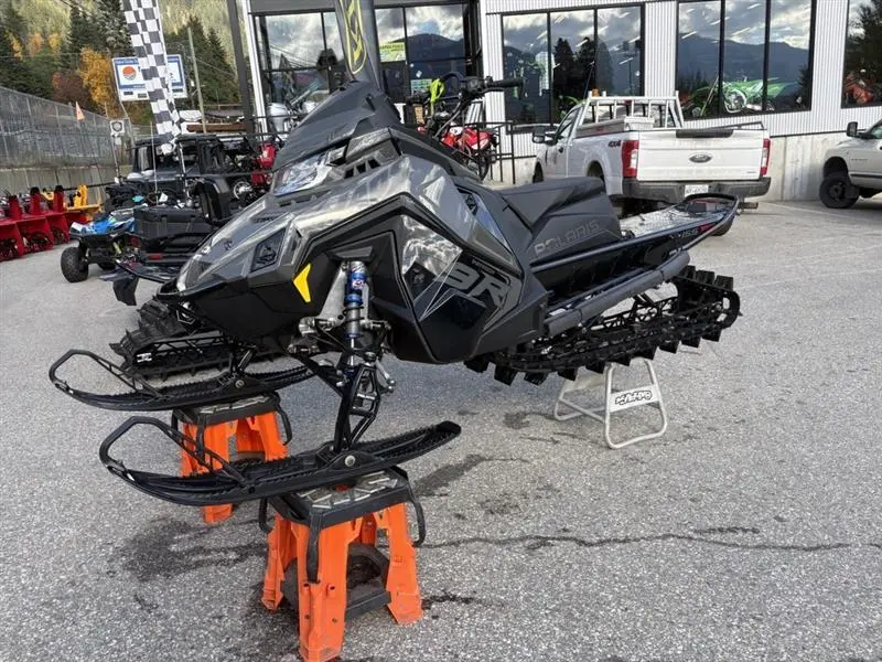 2025 Polaris PATRIOT 9R RMK KHAOS 155 - Shadow Gray / Gloss Black