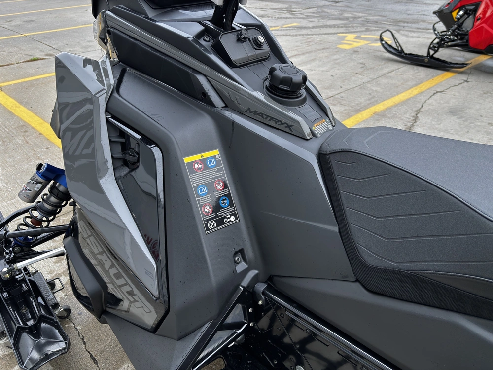 2025 Polaris 850 Switchback Assault 146 alt