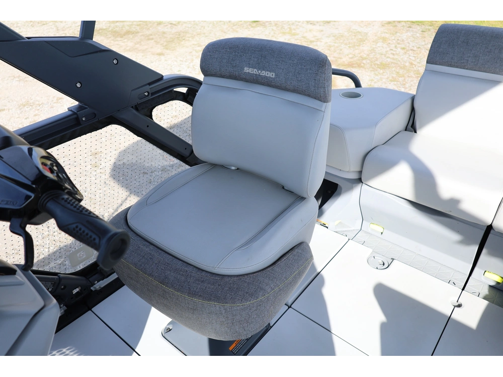 2023 Sea-doo Switch 18 alt