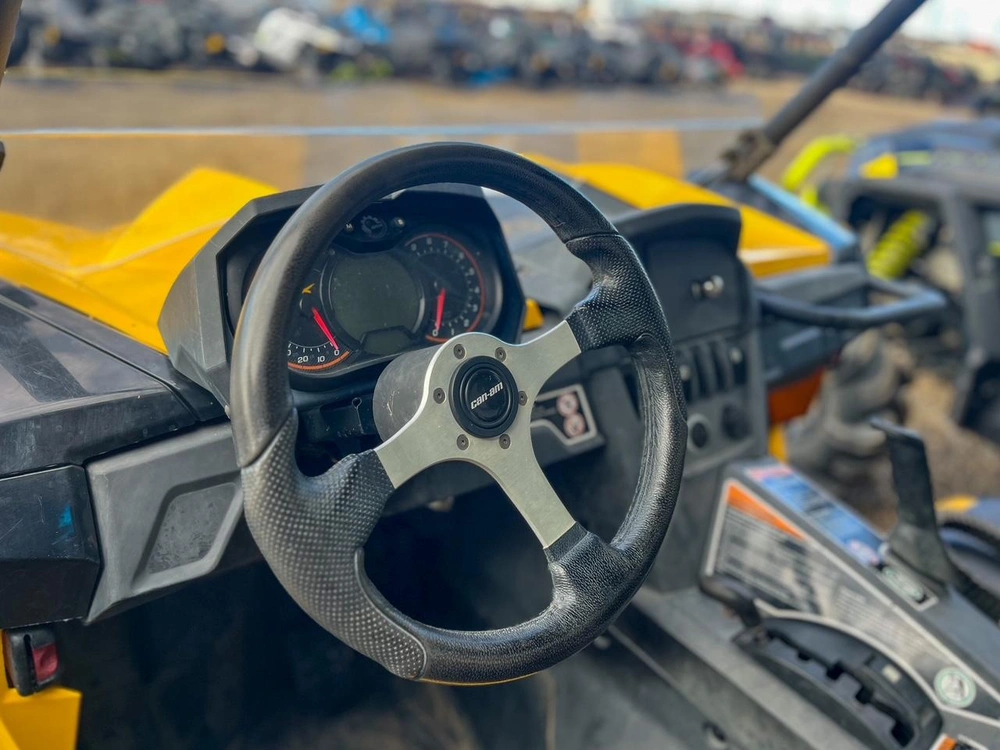 2013 Can-am Maverick alt