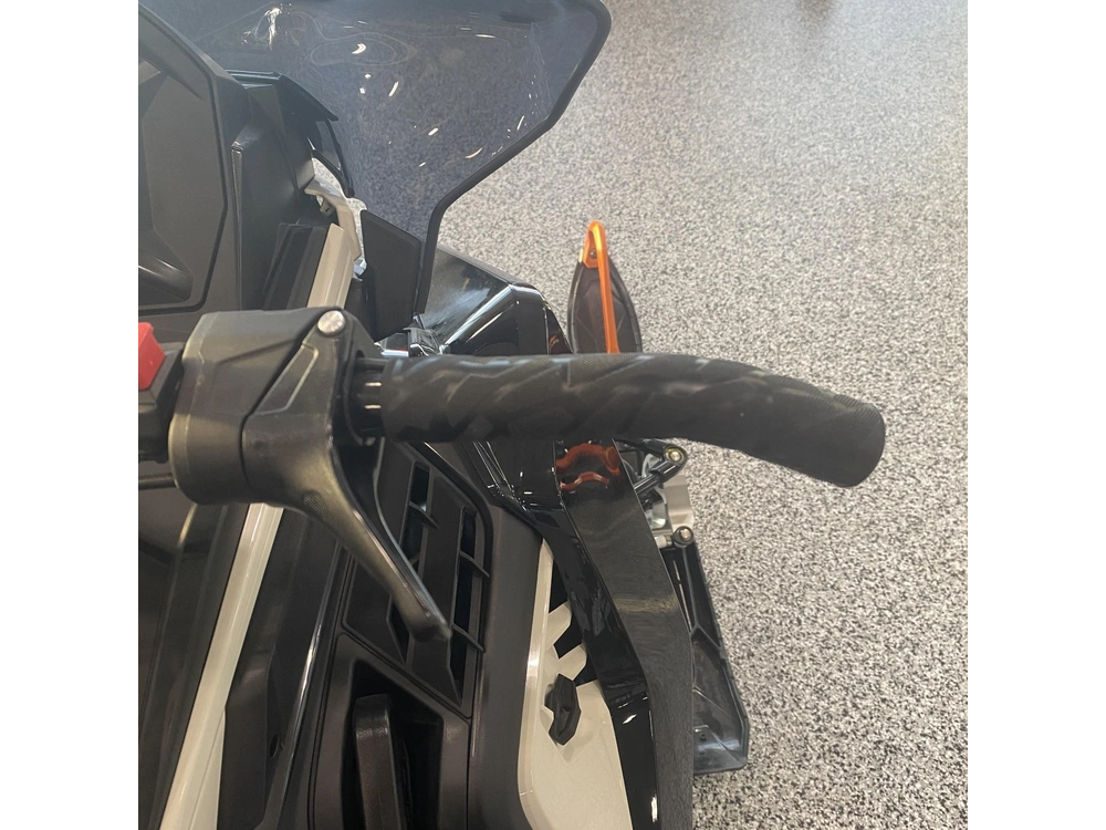 2025 Polaris 650 Indy Sp 137 alt