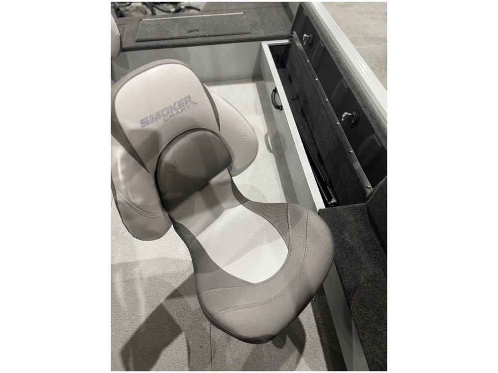 2023 Smoker-craft Excursion 176 Dc alt