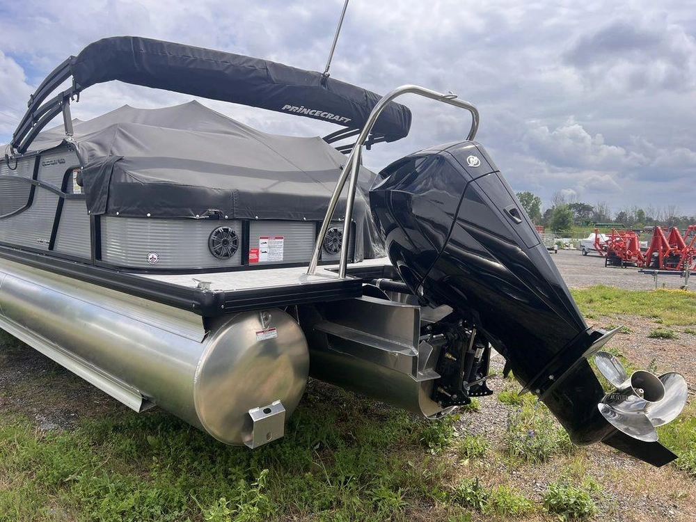 2023 Princecraft Quorum® 25 Rl alt