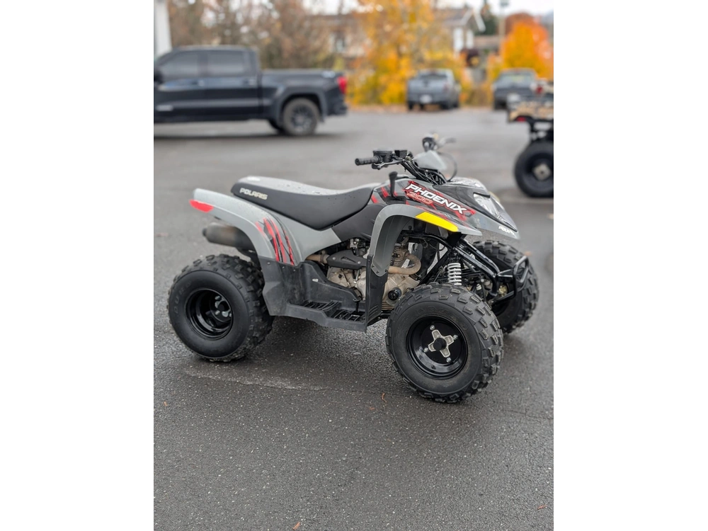 2020 Polaris Phoenix 200 - Storm Gray | 🌍 Concurrents Directs : Raptor 200 / Trx90 / Blaster 🌍 | alt