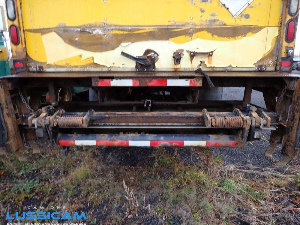 Freightliner M2-106 2013
