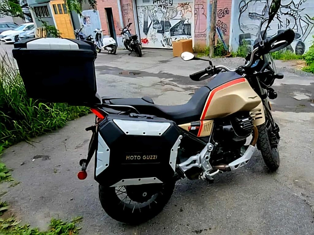 Moto Guzzi V85 Tt Travel 2021 alt
