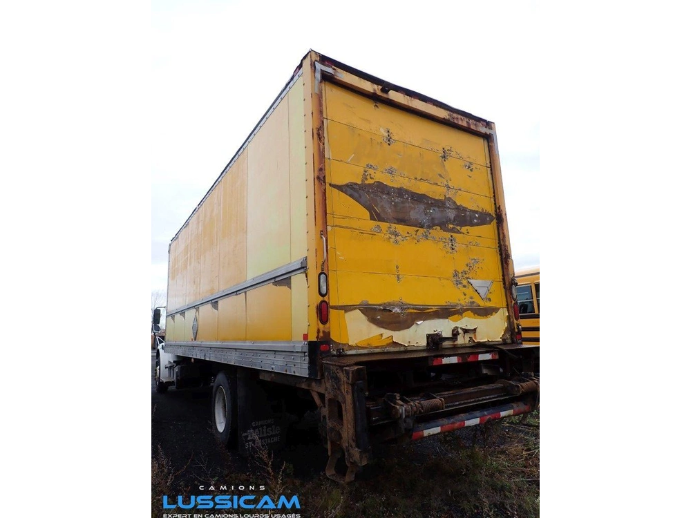 Freightliner M2-106 2013