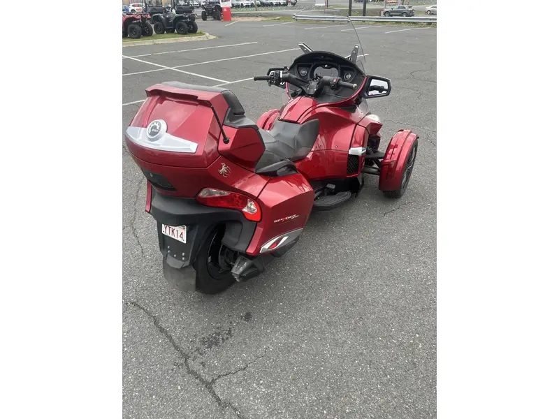 2015 Can-Am Spyder RTS
