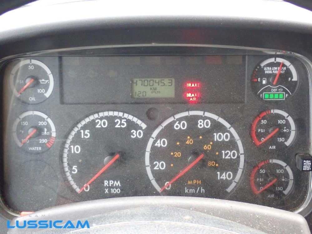 Freightliner M2-106 2013