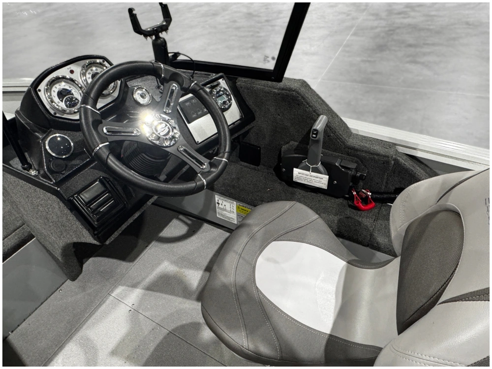 2023 Smoker-craft Excursion 176 Dc alt