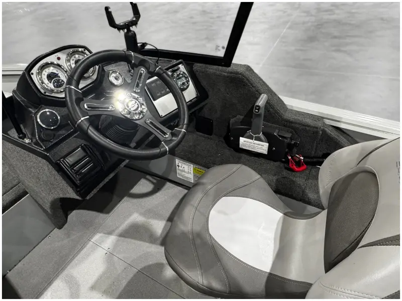 2023 Smoker-Craft Excursion 176 DC