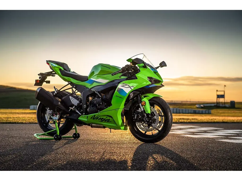 A New 2026 Kawasaki NINJA ZX-6R in Laval - Laval Moto