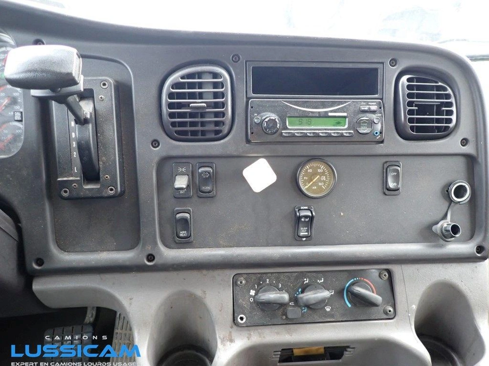 Freightliner M2-106 2013
