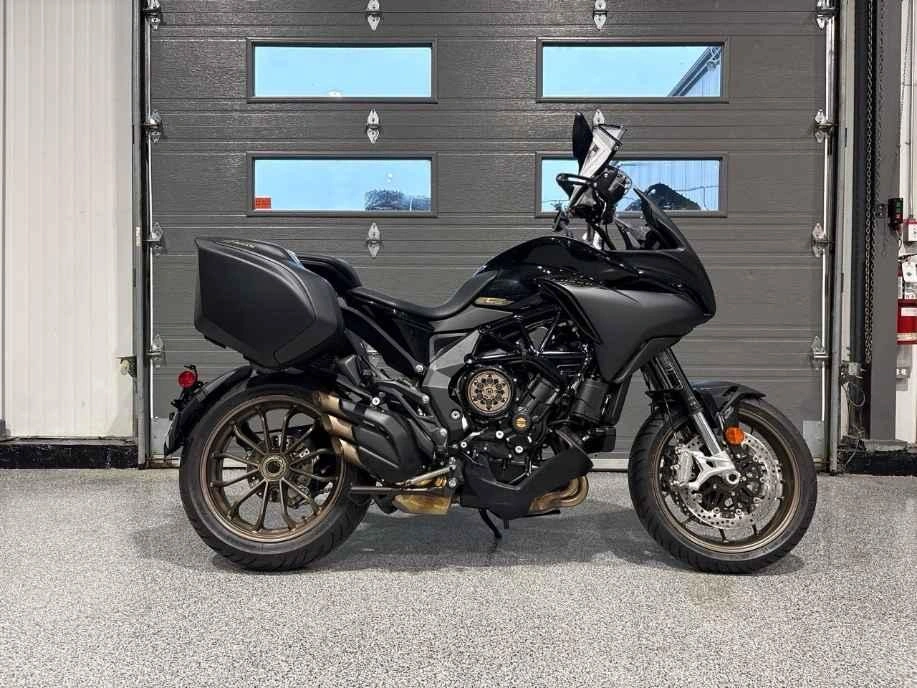 2023 Mv Agusta Turismo Veloce Lusso Scs alt