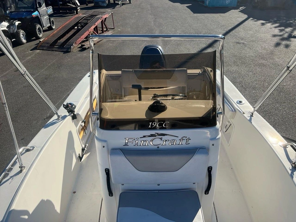 Larson 19cc Fincraft 2011 alt