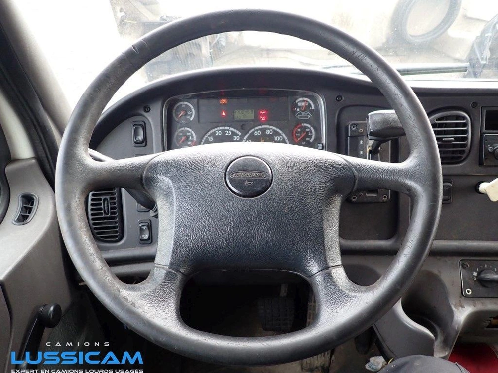 Freightliner M2-106 2013