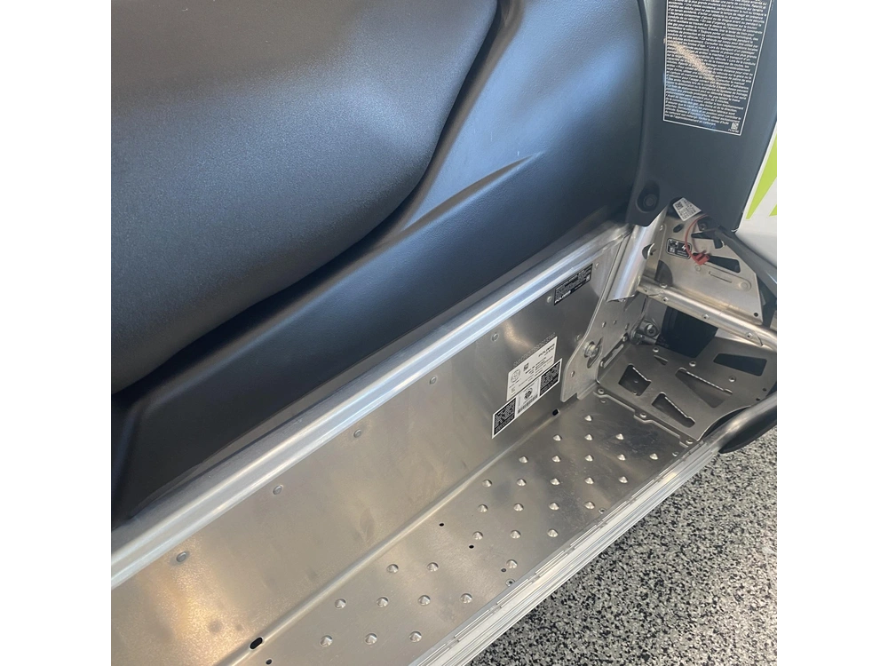 2025 Polaris 550 Voyageur 155 alt