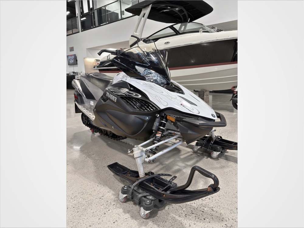 2010 Yamaha Vector Gt alt