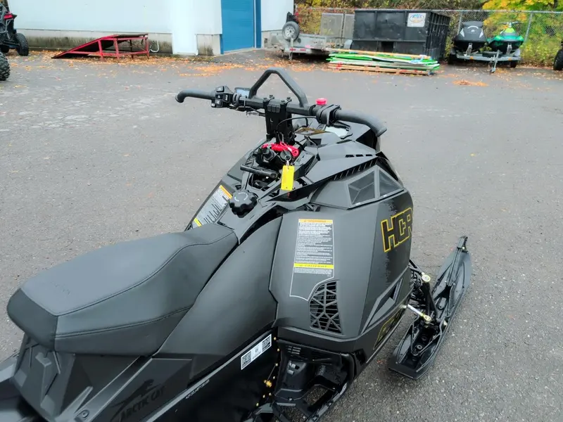 2026 Arctic Cat 26 MTN 858 154 HCR US BLK 2.6 | 🏔️ Mountain 858 154 Hill Climb 2026 – performance montagne 🏔️ |