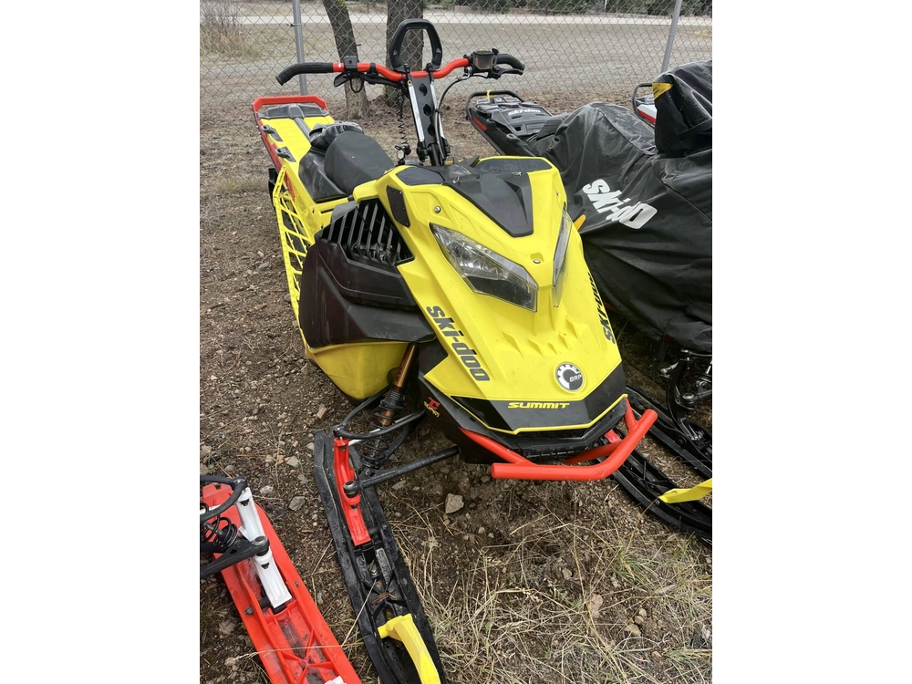 2020 Ski-doo Summit® 850 E-tec® Turbo alt