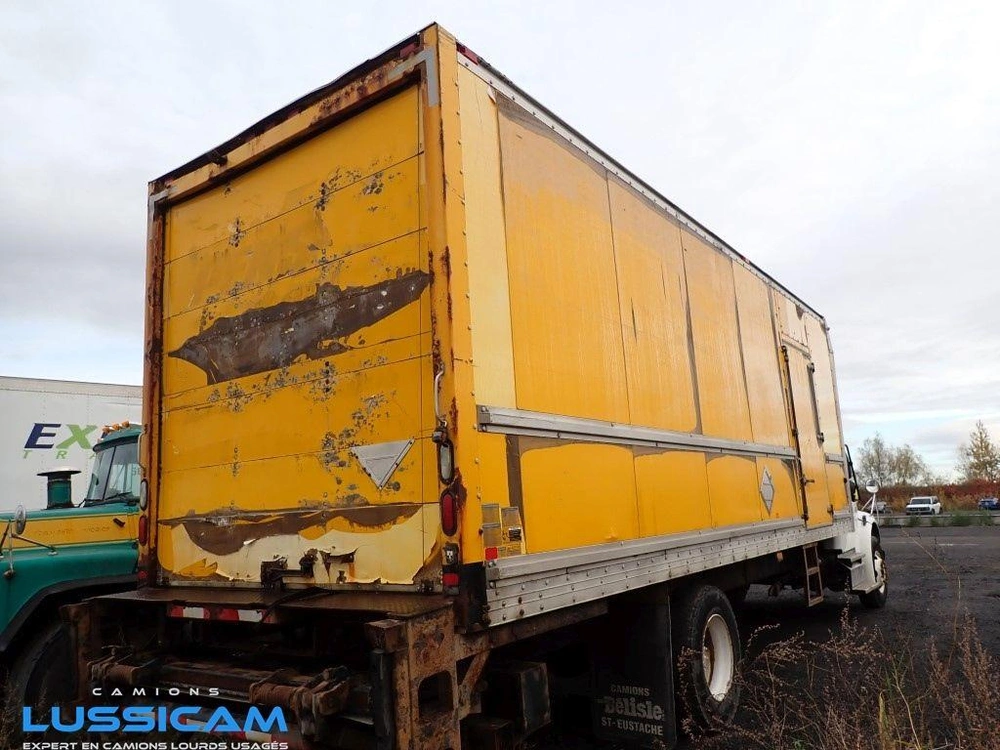 Freightliner M2-106 2013