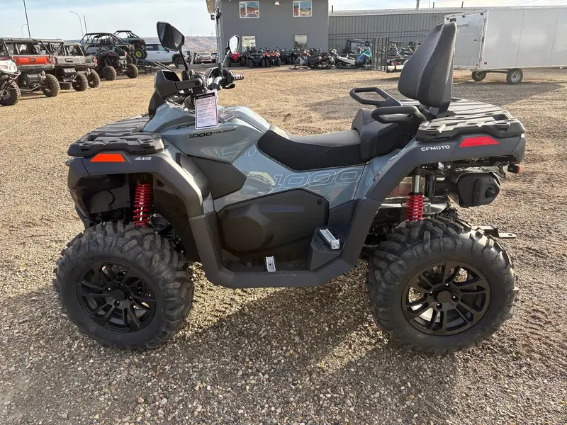 2025 CFMOTO Cforce 1000 Touring thumbnail 3