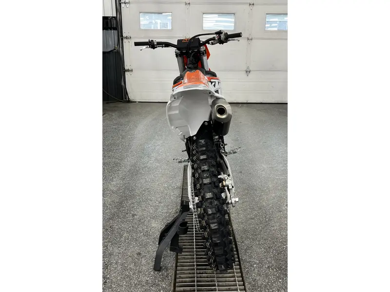 2024 KTM 450 SX-F thumbnail 3