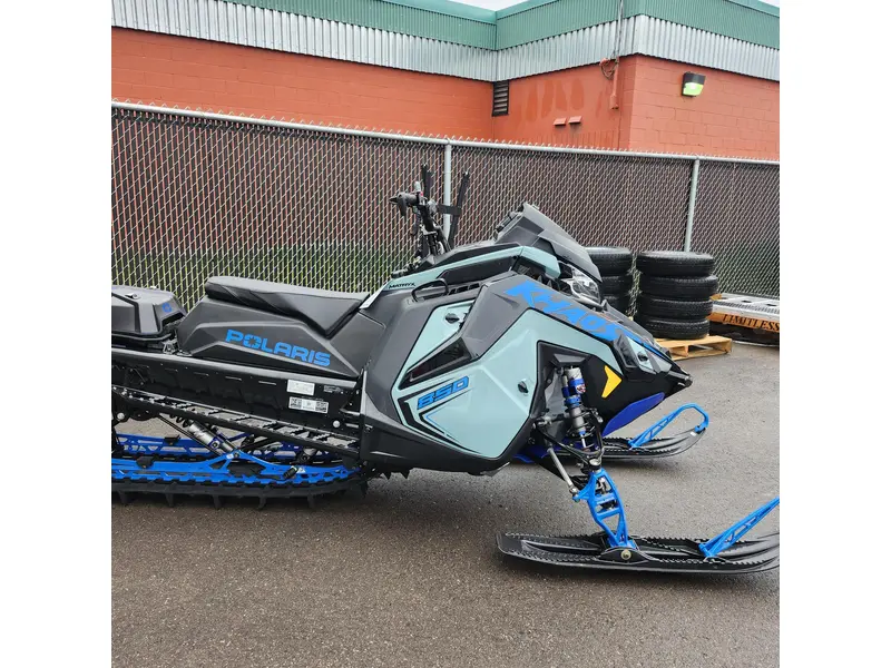 2026 Polaris 850 RMK KHAOS 146 - 7S Display Hemlock Blue / Black / Velocity Blue
