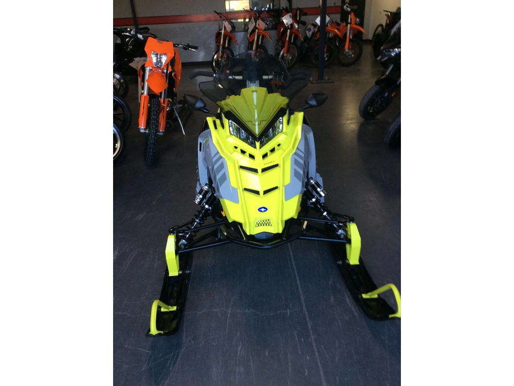 Polaris 800 Indy Adventure 137 2020 alt