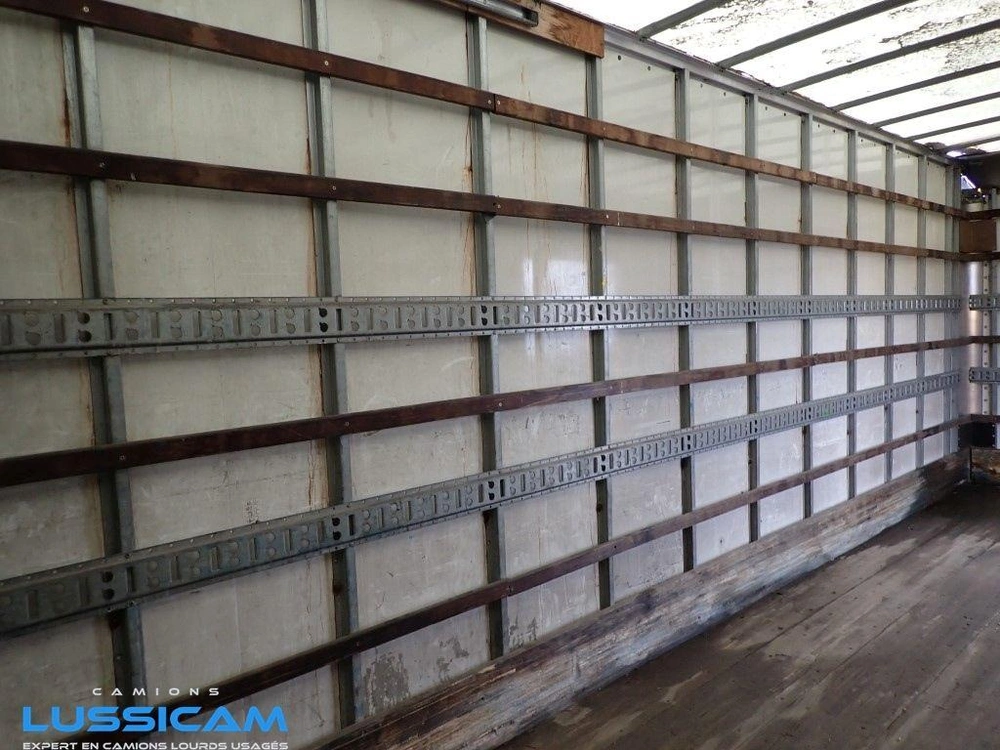 Freightliner M2-106 2013