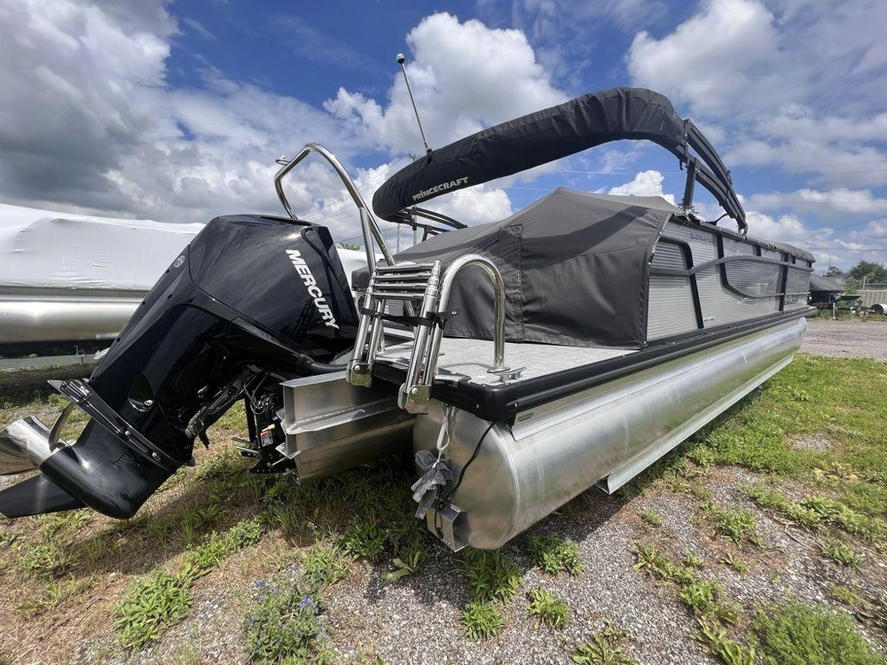 2023 Princecraft Quorum® 25 Rl alt