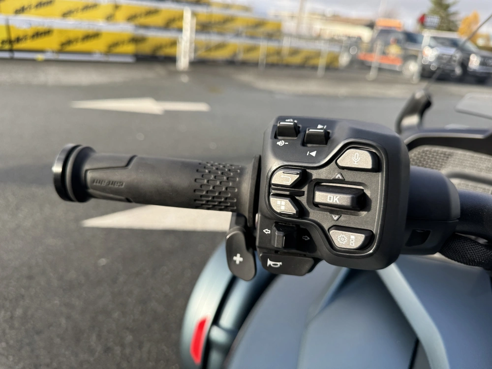 Can-am F3 Limited 2025 alt