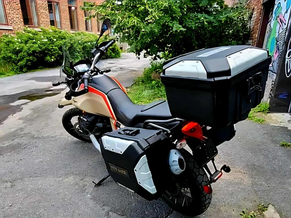 Moto Guzzi V85 Tt Travel 2021 alt