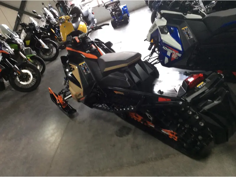 2022 Polaris DÉMO VR1 650 136