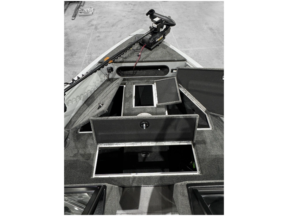 2023 Smoker-craft Excursion 176 Dc alt