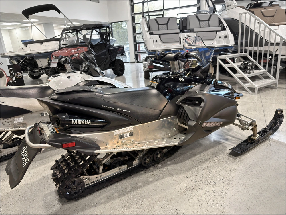 2012 Yamaha Apex alt