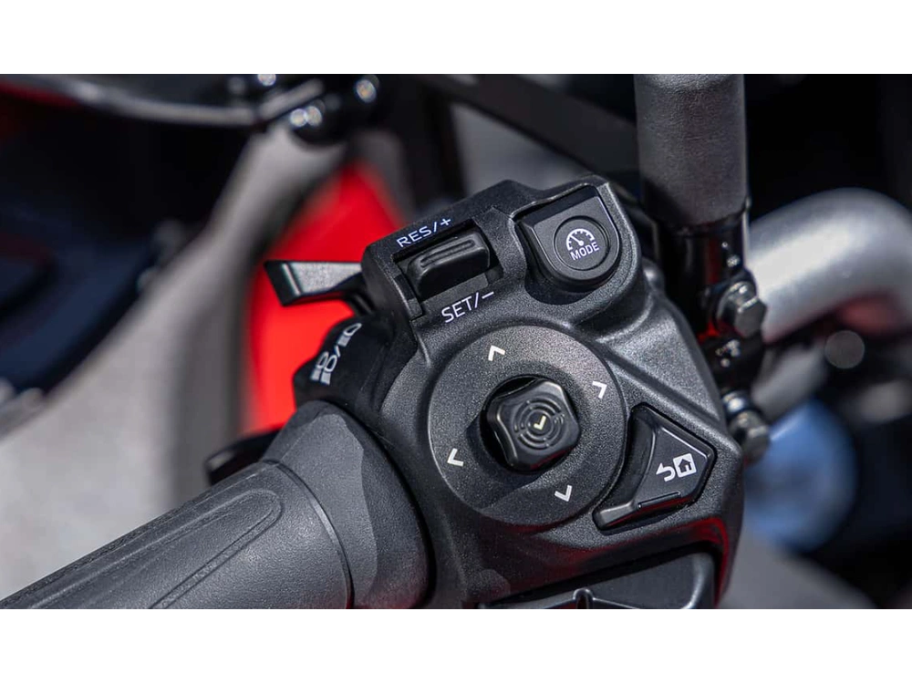 2025 Yamaha Tracer 9 Y-amt alt