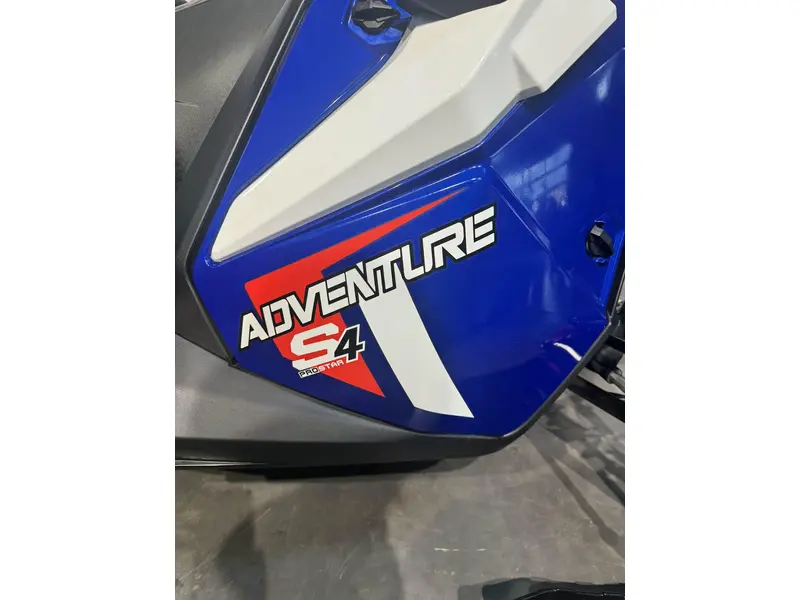 2023 Polaris PROSTAR S4 Indy Adventure 137¨DÉMO